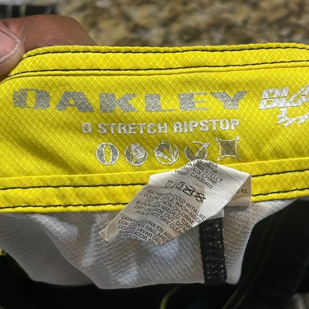 Oakley‎ Blade Board Shorts Mens XL Yellow Black O Stretch Ripstop Surf Trunks XL